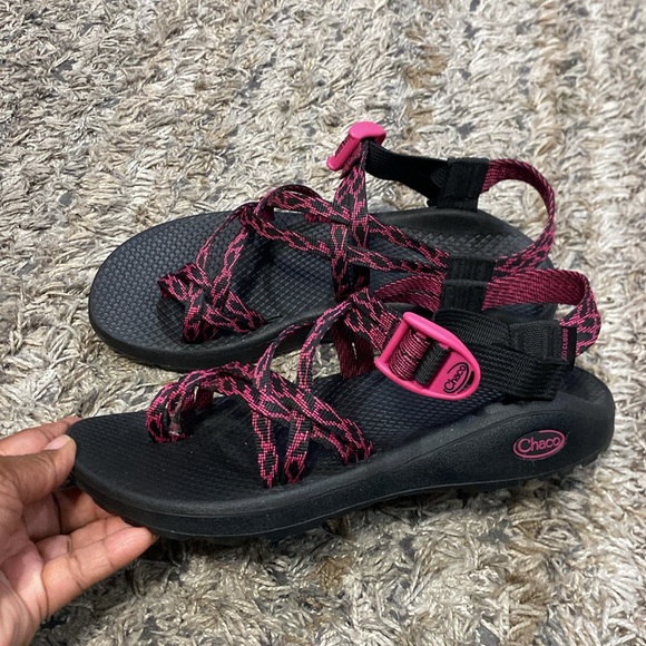 Chaco Women's Black and Pink Sandals sz 9 - Picture 3 of 11